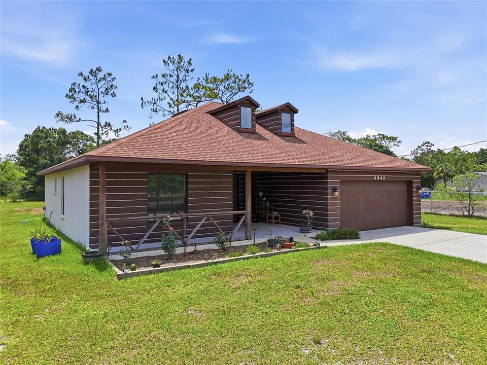 For Sale: $350,000 (4 beds, 2 baths, 1427 Square Feet)