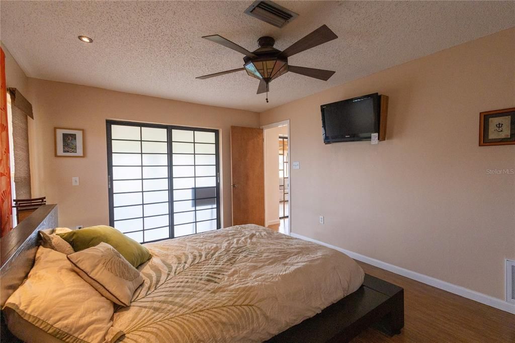 En Venta: $450,000 (3 camas, 2 baños, 1702 Pies cuadrados)