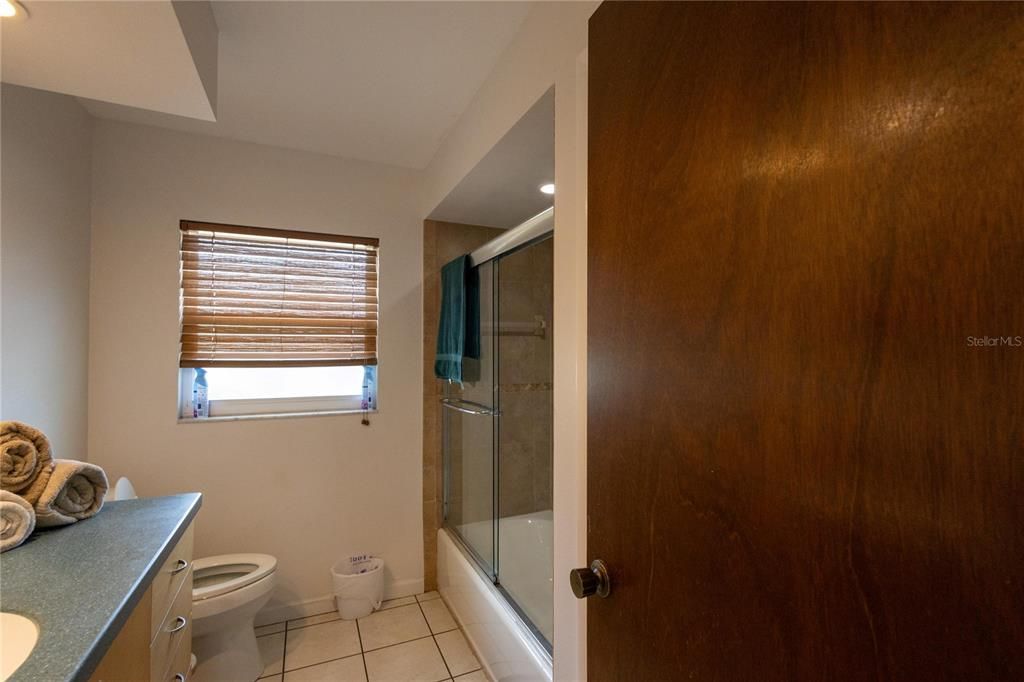 En Venta: $450,000 (3 camas, 2 baños, 1702 Pies cuadrados)