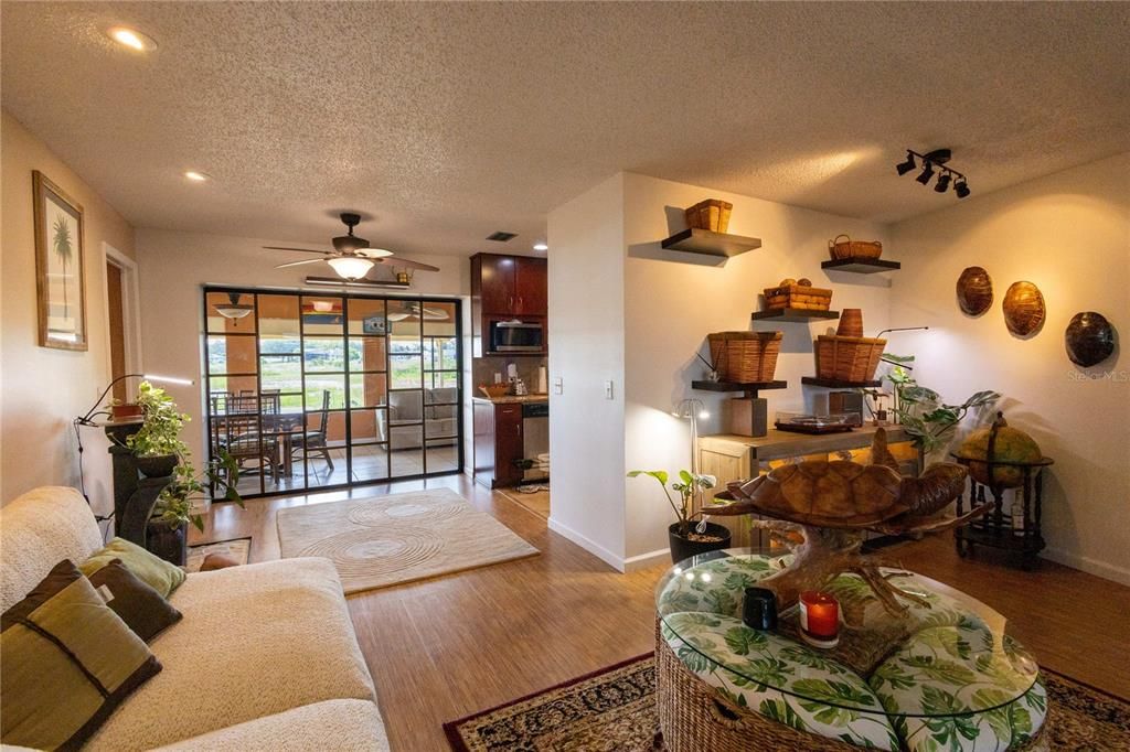 En Venta: $450,000 (3 camas, 2 baños, 1702 Pies cuadrados)