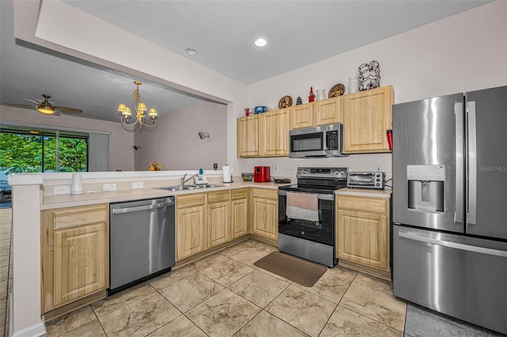 For Sale: $305,000 (3 beds, 2 baths, 1625 Square Feet)