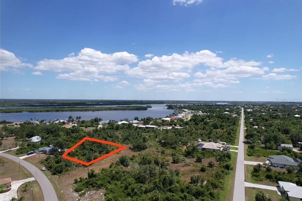 На продажу: $30,900 (0.23 acres)