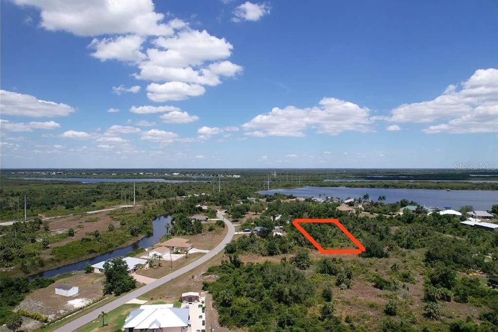 На продажу: $30,900 (0.23 acres)