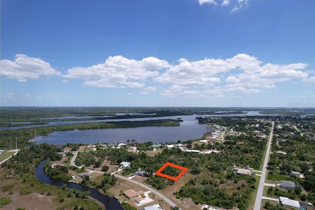 На продажу: $30,900 (0.23 acres)