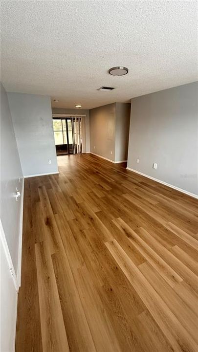 For Rent: $1,850 (3 beds, 2 baths, 993 Square Feet)