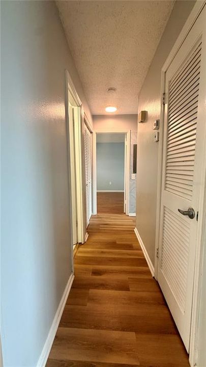 For Rent: $1,850 (3 beds, 2 baths, 993 Square Feet)