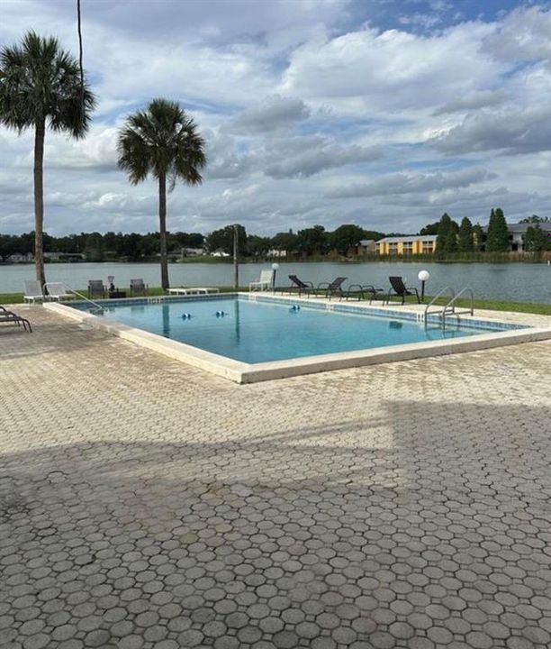 For Rent: $1,850 (3 beds, 2 baths, 993 Square Feet)