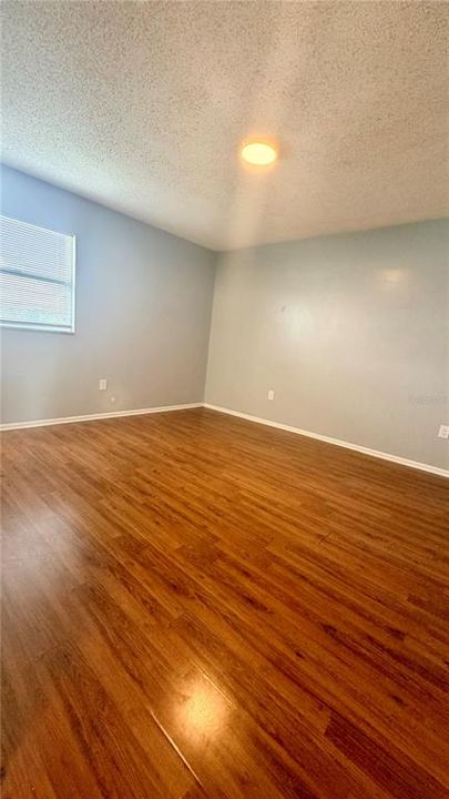 For Rent: $1,850 (3 beds, 2 baths, 993 Square Feet)