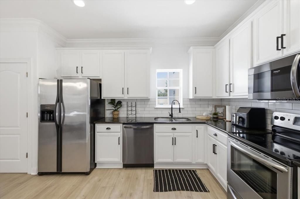 For Sale: $599,900 (3 beds, 2 baths, 1535 Square Feet)