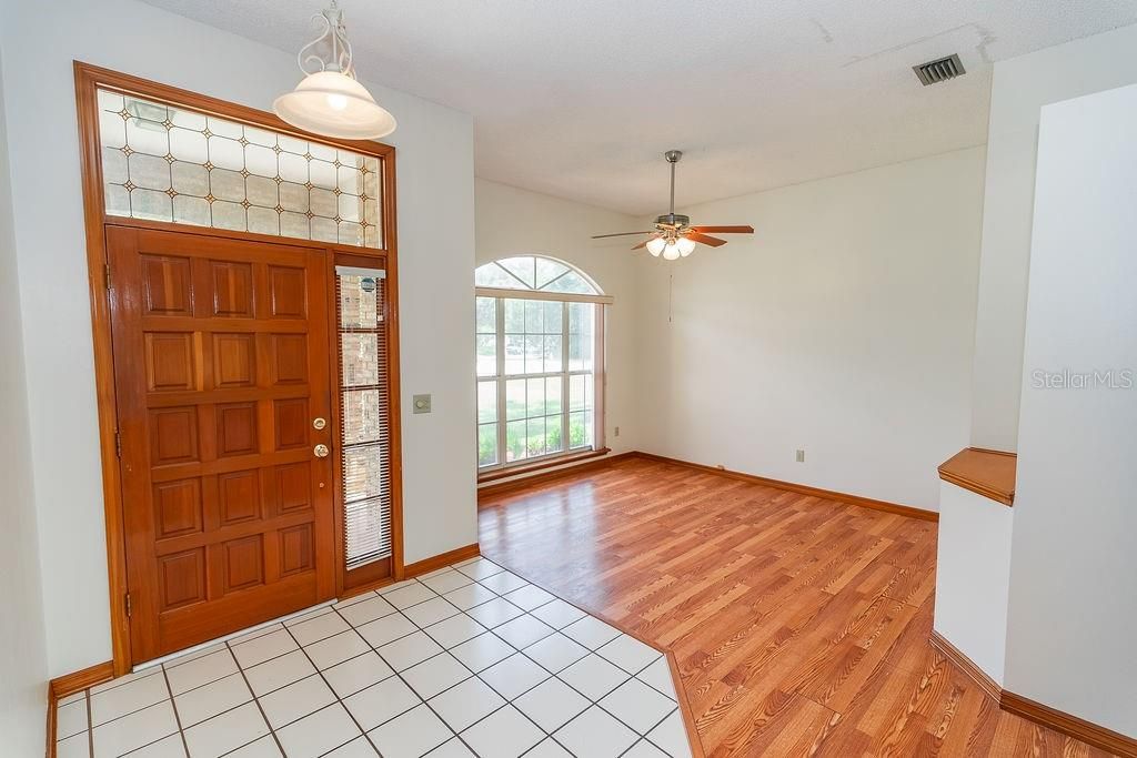 На продажу: $389,900 (3 спален, 2 ванн, 1657 Квадратных фут)