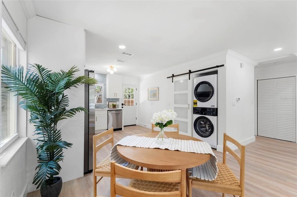 На продажу: $449,900 (2 спален, 1 ванн, 1054 Квадратных фут)