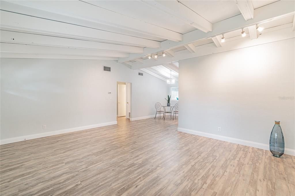 En Venta: $594,500 (3 camas, 2 baños, 1889 Pies cuadrados)