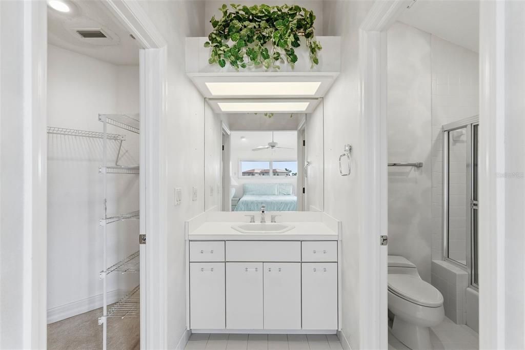 На продажу: $3,200,000 (3 спален, 4 ванн, 4155 Квадратных фут)