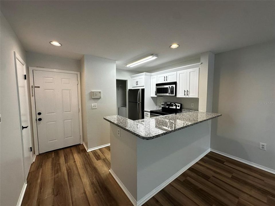 For Rent: $1,850 (2 beds, 2 baths, 990 Square Feet)