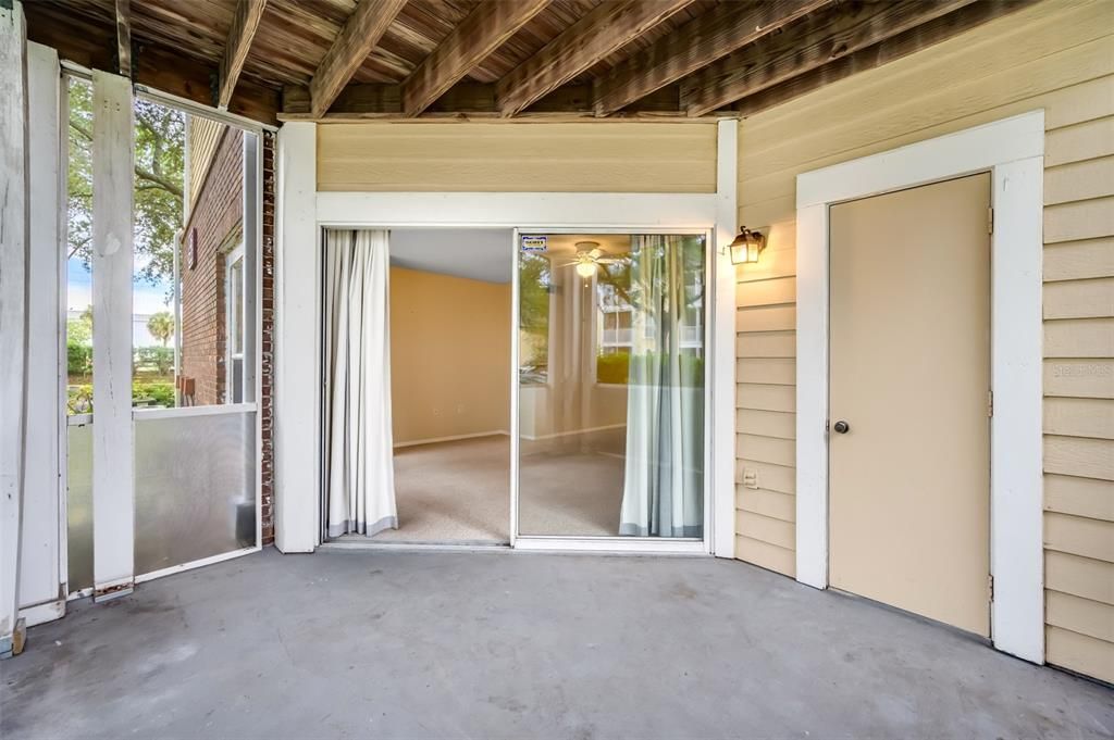For Rent: $1,850 (2 beds, 2 baths, 990 Square Feet)