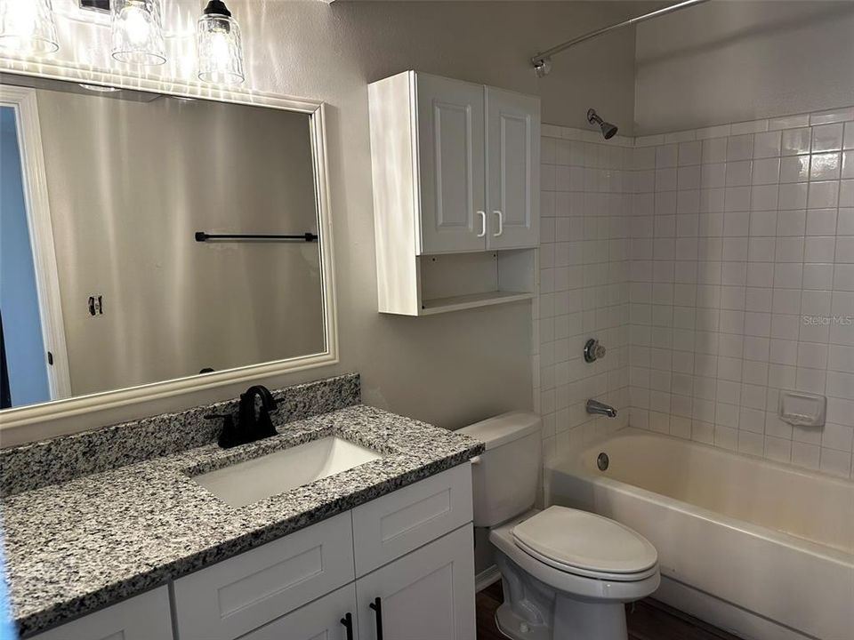 For Rent: $1,850 (2 beds, 2 baths, 990 Square Feet)