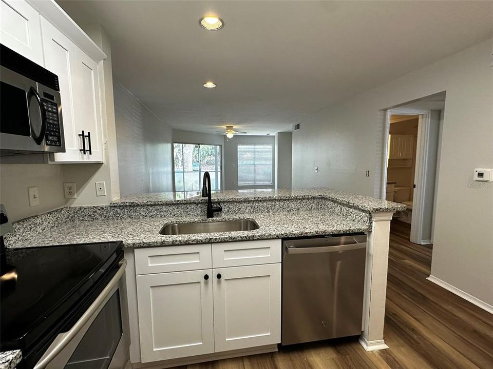 For Rent: $1,850 (2 beds, 2 baths, 990 Square Feet)