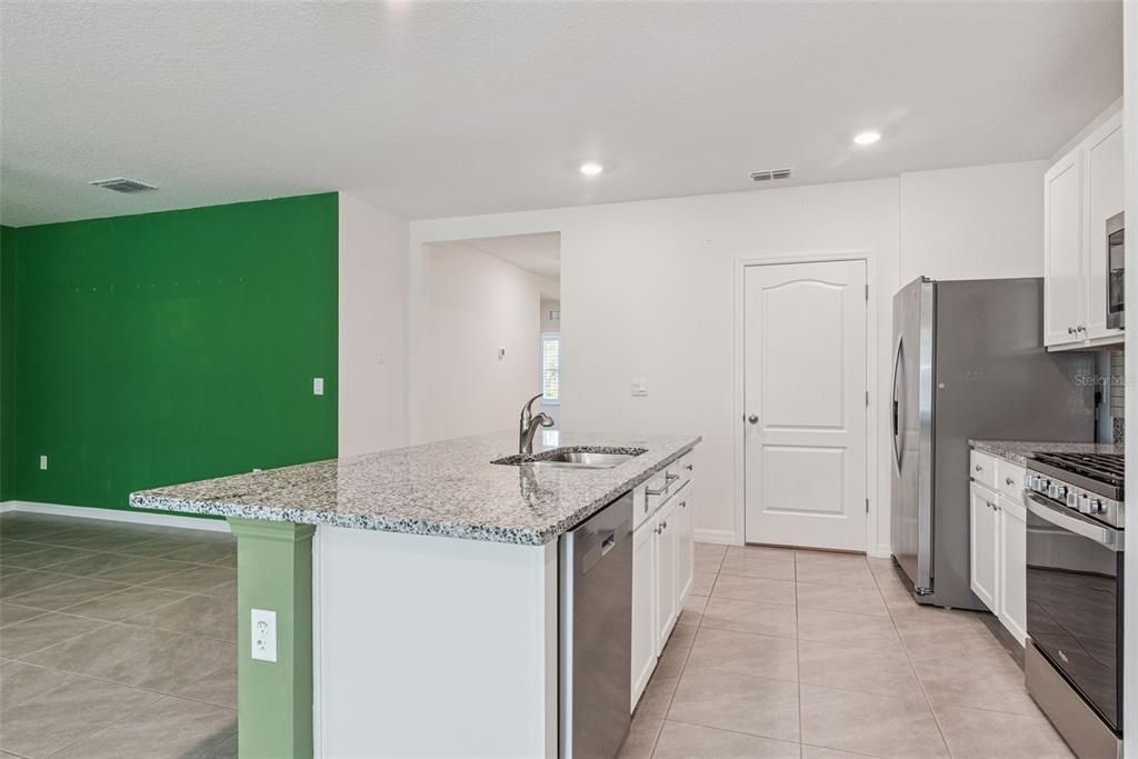 En Venta: $374,987 (3 camas, 2 baños, 1706 Pies cuadrados)