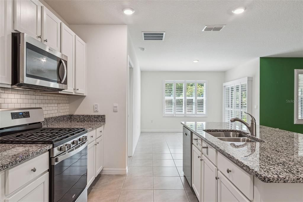 En Venta: $374,987 (3 camas, 2 baños, 1706 Pies cuadrados)