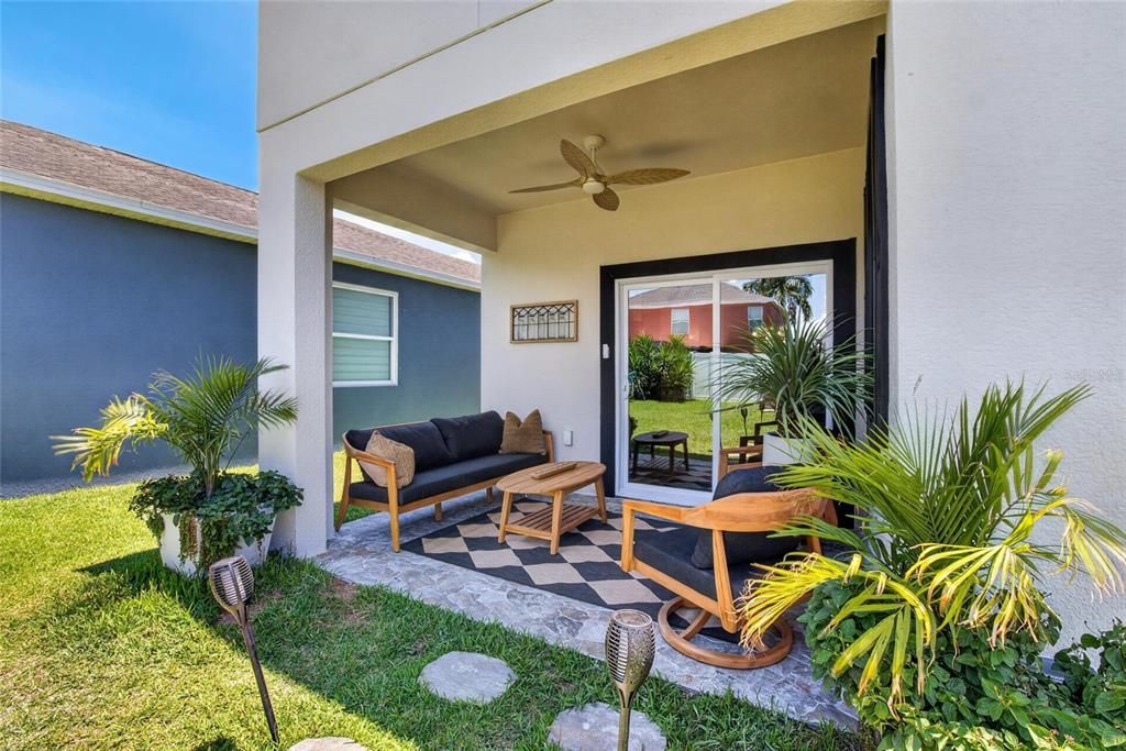 En Venta: $525,900 (5 camas, 3 baños, 3300 Pies cuadrados)