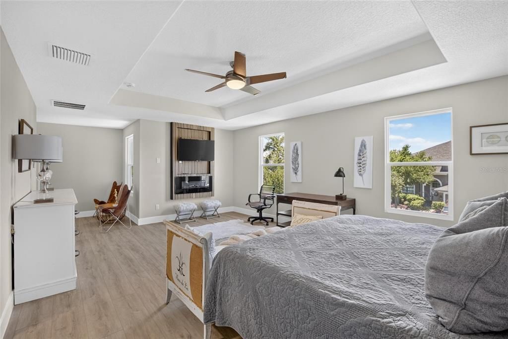 En Venta: $525,900 (5 camas, 3 baños, 3300 Pies cuadrados)