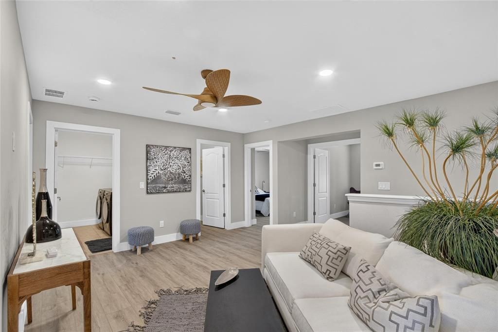En Venta: $525,900 (5 camas, 3 baños, 3300 Pies cuadrados)