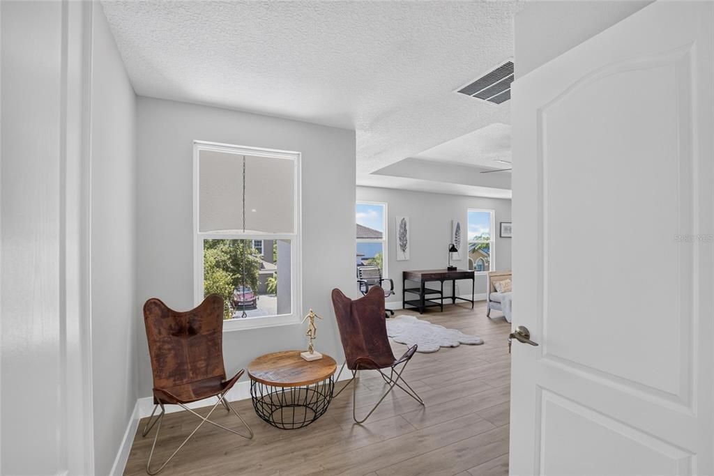 En Venta: $525,900 (5 camas, 3 baños, 3300 Pies cuadrados)