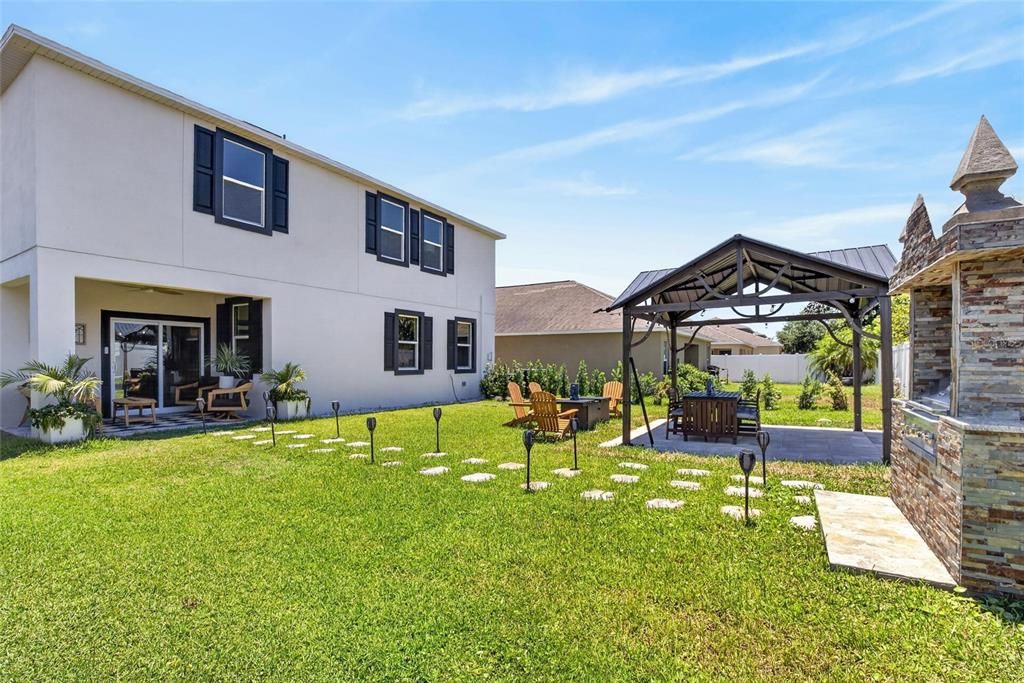 En Venta: $525,900 (5 camas, 3 baños, 3300 Pies cuadrados)