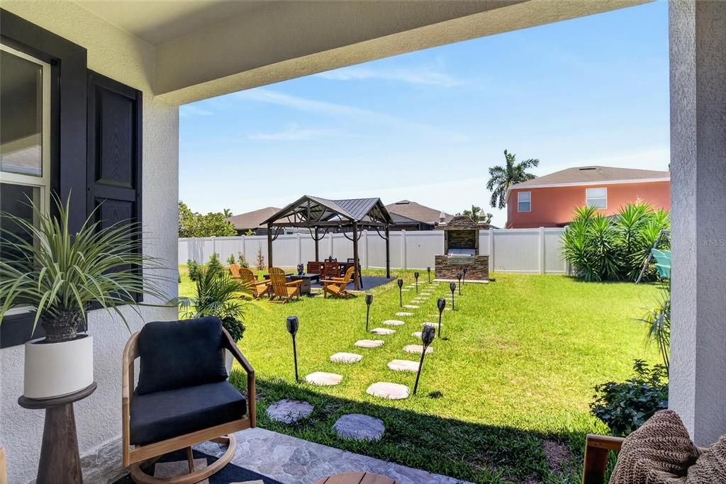 En Venta: $525,900 (5 camas, 3 baños, 3300 Pies cuadrados)