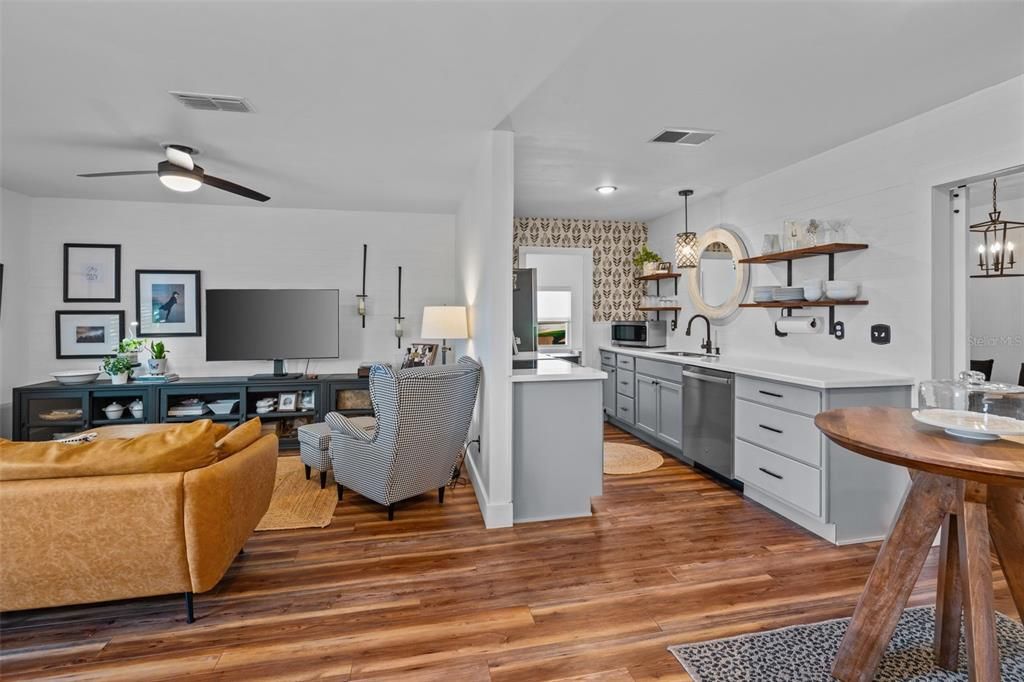 На продажу: $499,000 (2 спален, 2 ванн, 1308 Квадратных фут)