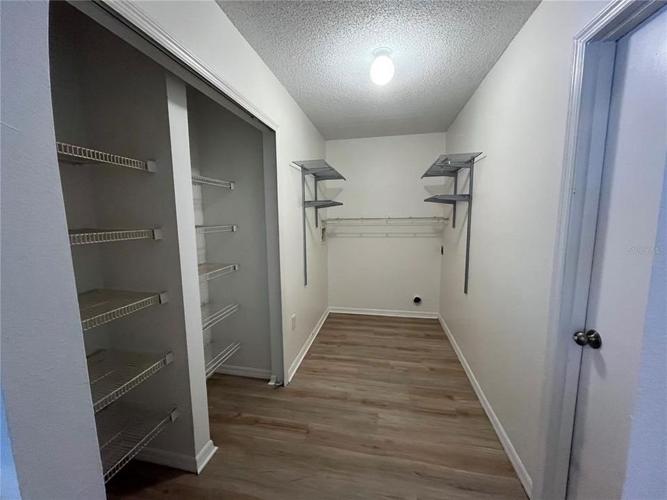 For Rent: $2,100 (4 beds, 2 baths, 1661 Square Feet)