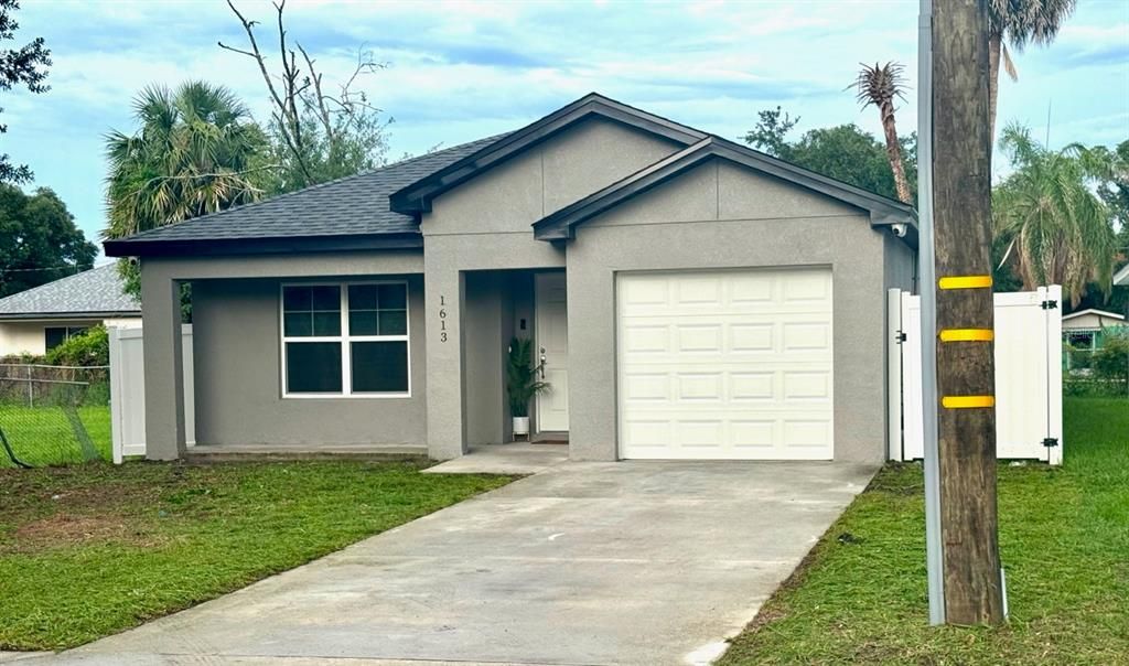 En Venta: $330,000 (3 camas, 2 baños, 1357 Pies cuadrados)