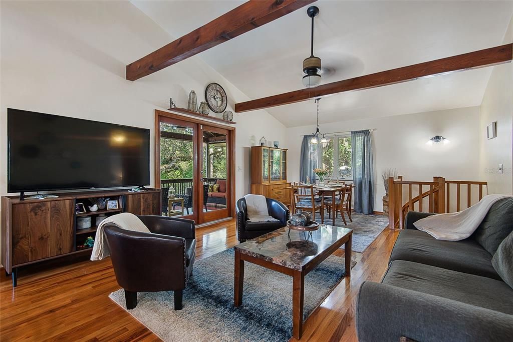 En Venta: $535,000 (3 camas, 3 baños, 1408 Pies cuadrados)