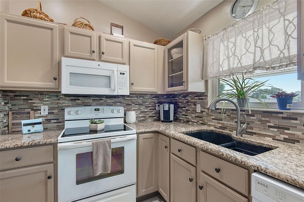 En Venta: $535,000 (3 camas, 3 baños, 1408 Pies cuadrados)