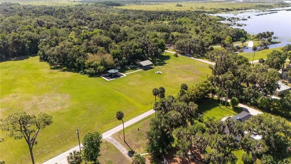 En Venta: $575,000 (4 camas, 3 baños, 2784 Pies cuadrados)