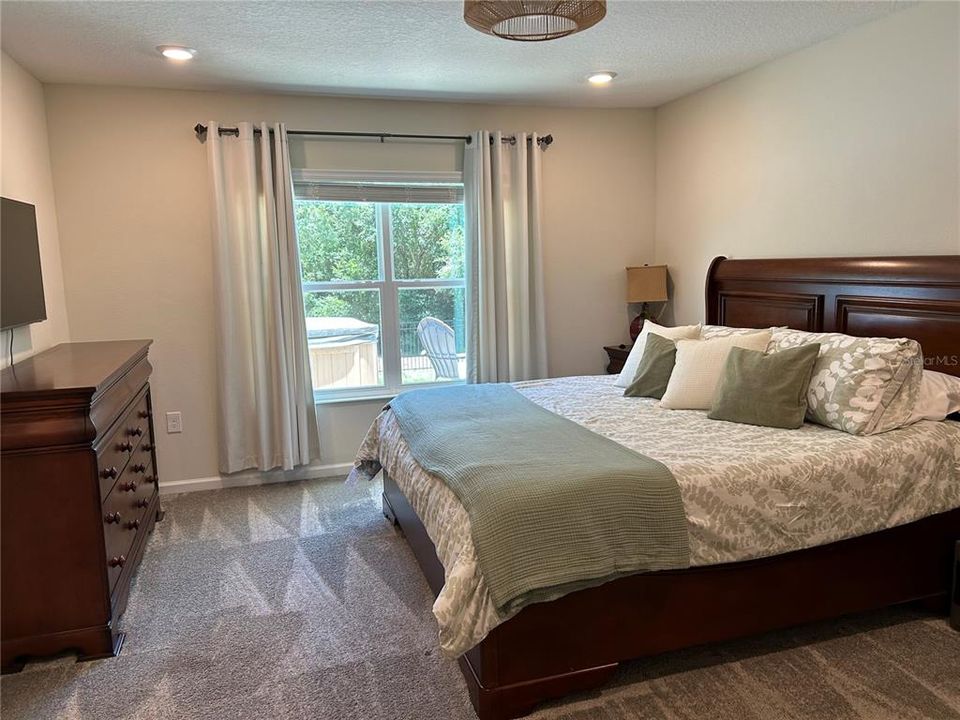 For Sale: $549,000 (5 beds, 3 baths, 2606 Square Feet)