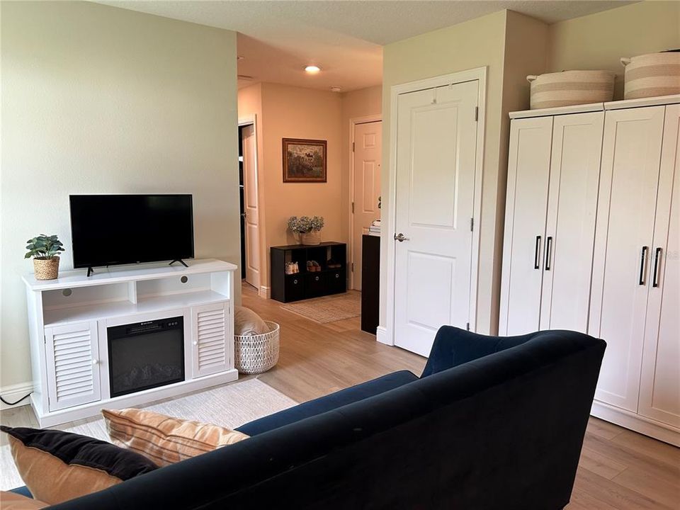 For Sale: $549,000 (5 beds, 3 baths, 2606 Square Feet)