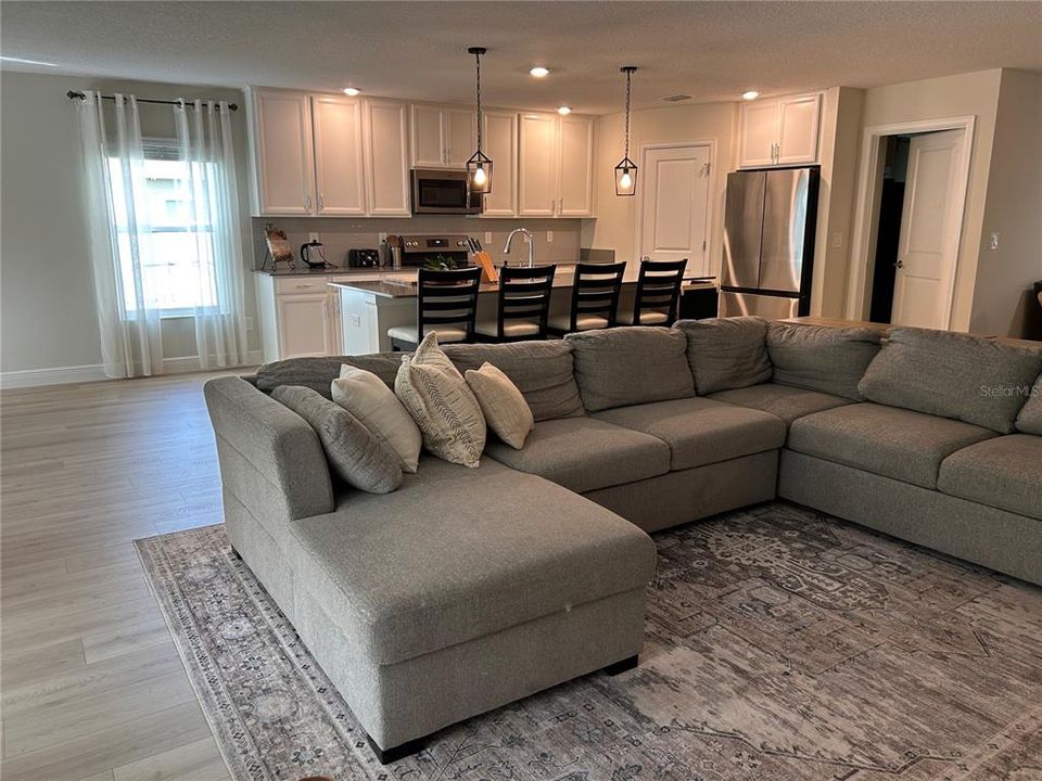 For Sale: $549,000 (5 beds, 3 baths, 2606 Square Feet)