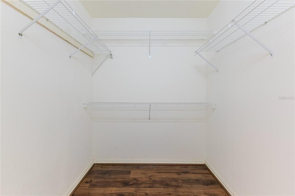 На продажу: $255,000 (3 спален, 2 ванн, 1718 Квадратных фут)