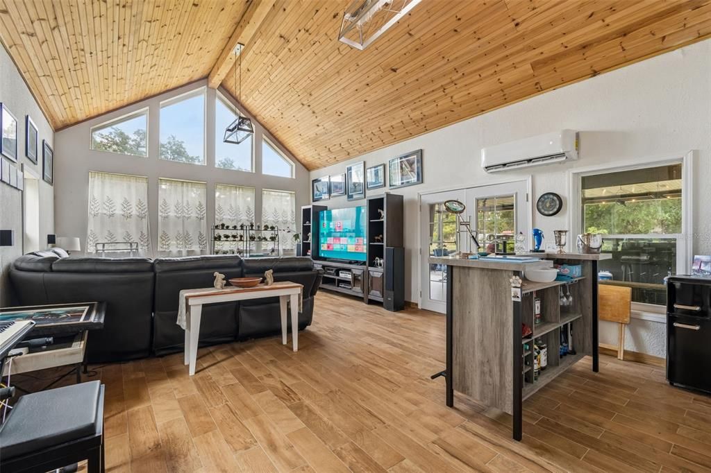 En Venta: $775,000 (3 camas, 2 baños, 3286 Pies cuadrados)