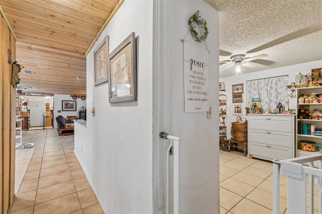 En Venta: $775,000 (3 camas, 2 baños, 3286 Pies cuadrados)