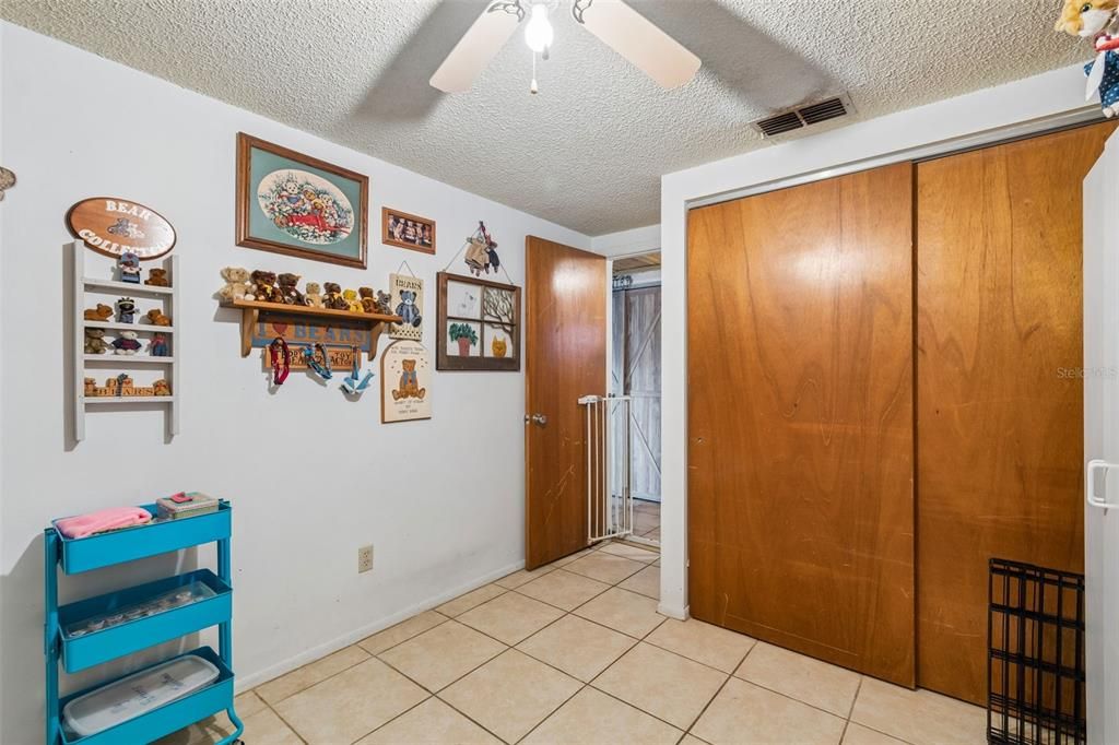 En Venta: $775,000 (3 camas, 2 baños, 3286 Pies cuadrados)