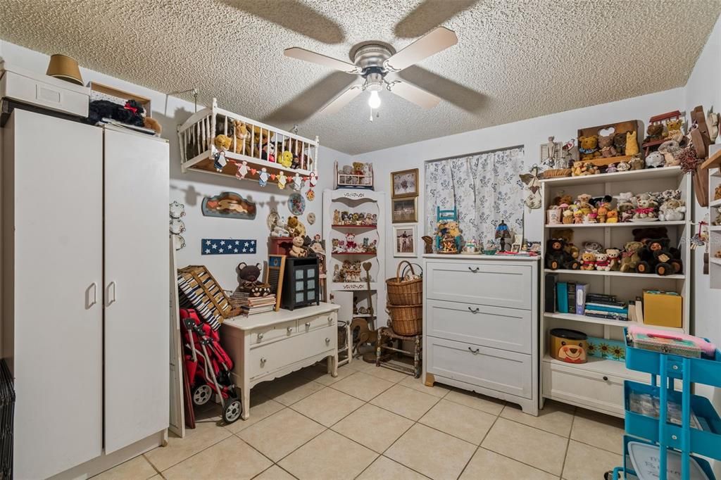 En Venta: $775,000 (3 camas, 2 baños, 3286 Pies cuadrados)