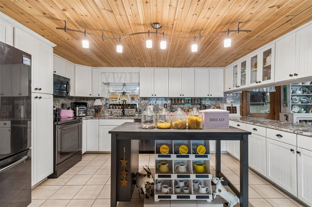 En Venta: $775,000 (3 camas, 2 baños, 3286 Pies cuadrados)