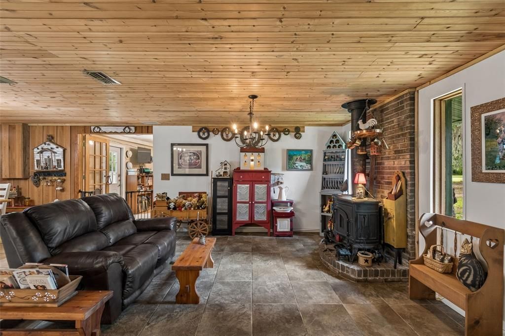 En Venta: $775,000 (3 camas, 2 baños, 3286 Pies cuadrados)