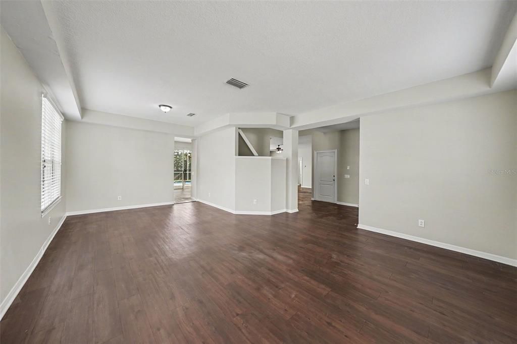 En Venta: $839,900 (5 camas, 3 baños, 3659 Pies cuadrados)
