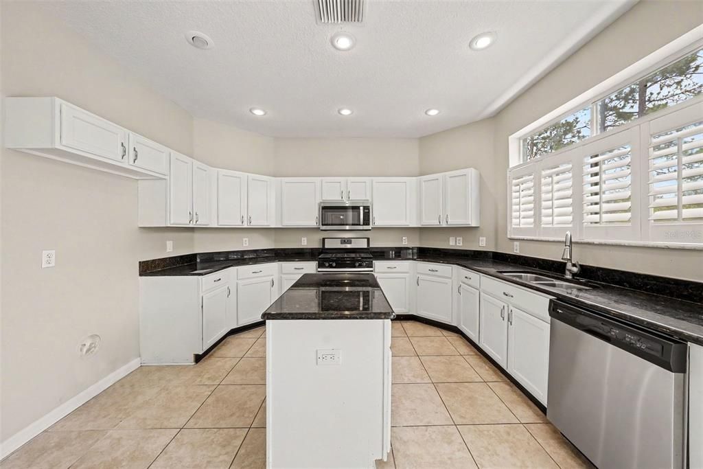 En Venta: $839,900 (5 camas, 3 baños, 3659 Pies cuadrados)