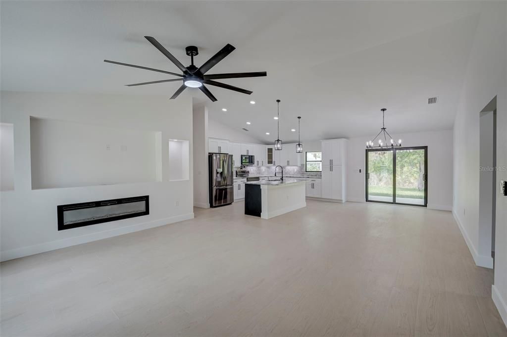 For Sale: $475,000 (3 beds, 2 baths, 1677 Square Feet)