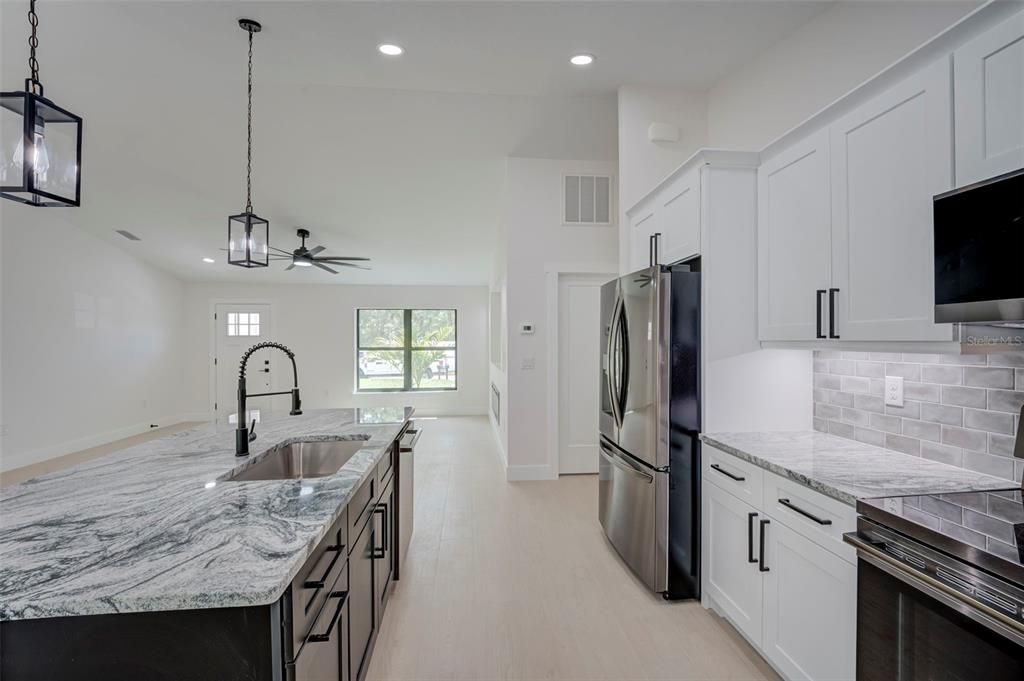 For Sale: $475,000 (3 beds, 2 baths, 1677 Square Feet)