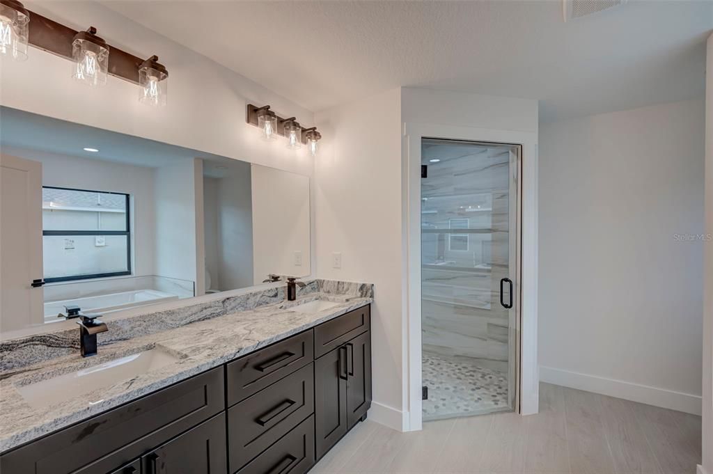 For Sale: $475,000 (3 beds, 2 baths, 1677 Square Feet)